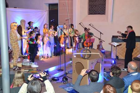 Bild vom Kinderchor in Aktion